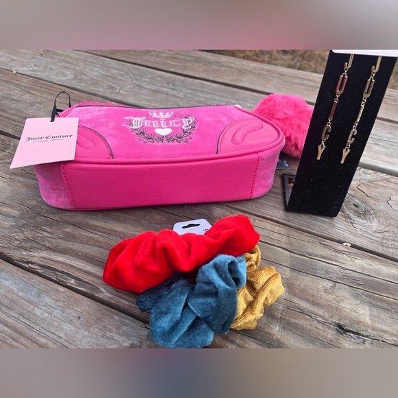 Juicy Couture Y2K Pink Bag Bundle & Gold Tone Earrings & Scrunchies NEW - Picture 8 of 10